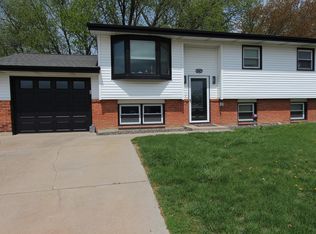 1802 Fort Jesse Rd, Normal, IL 61761