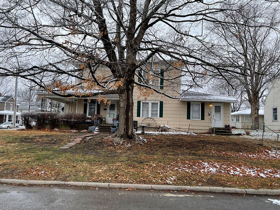 2nd image of 303 W 7th St