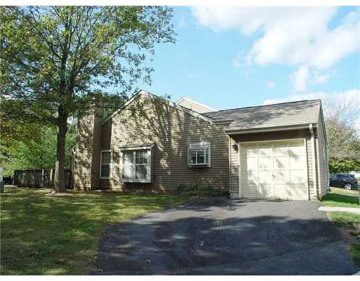 146 Skipton Pl photo 1