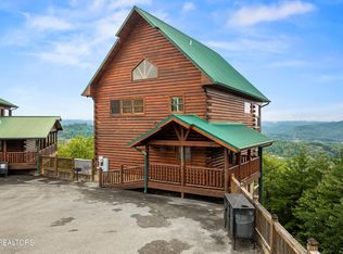 2422 Breezy Ridge Dr, Sevierville, TN 37876