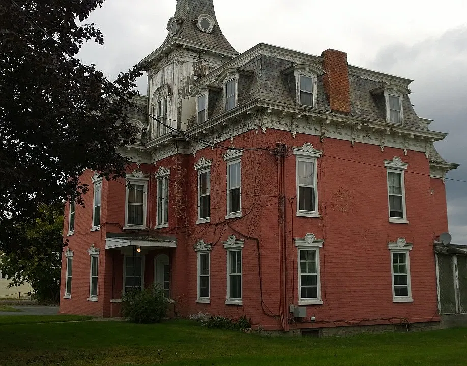 27 Macomb St #3
