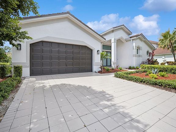 3rd image of 2787 Oakbrook Ln