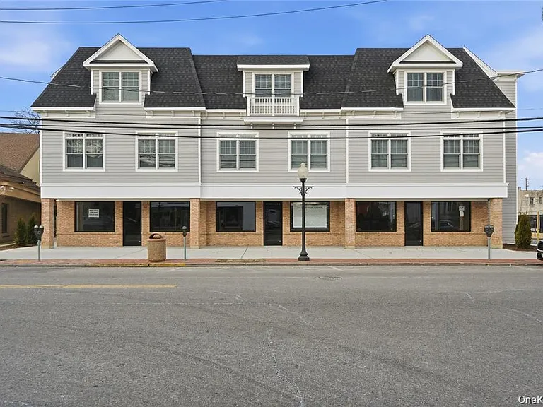 180 Deer Park Ave #207 — Photo 1