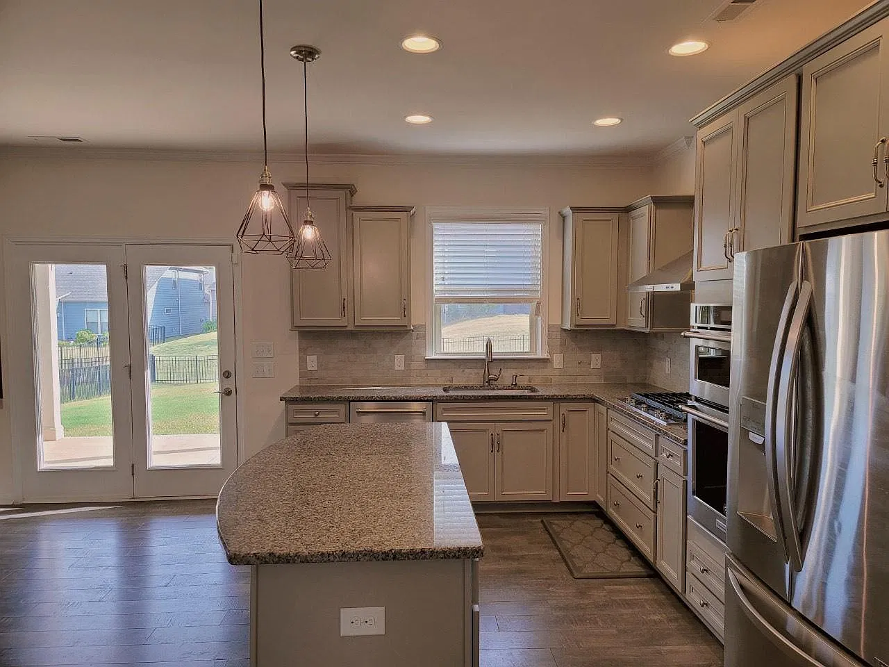 4 bed, 2.5 bath, 3104 sqft, $3,150 — Photo 4