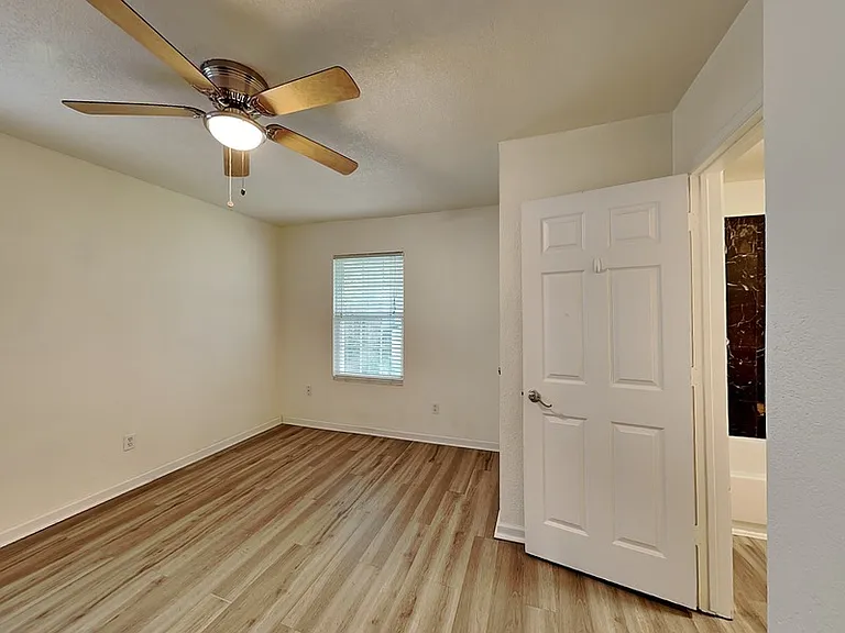 2911 Ryan Ave — Photo 6