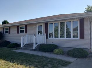 9330 Southmoor Dr, Highland, IN 46322