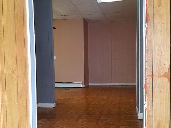5th image of 69 Riverdale Ave #1