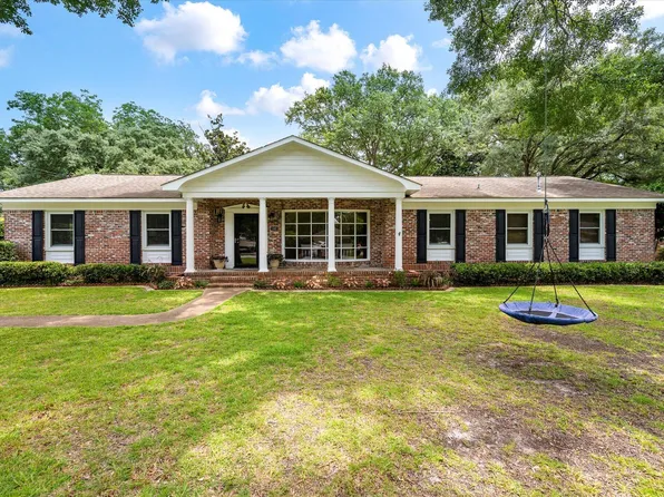 1592 Pickwick St, Charleston, SC 29407