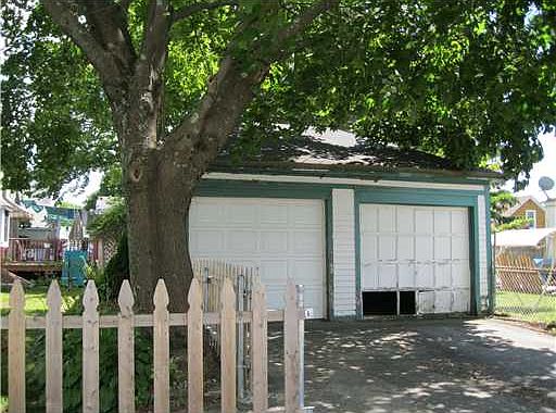 Detached 2 Car Garage