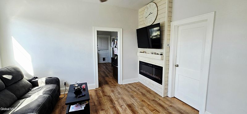 5th image of 311 25th Street