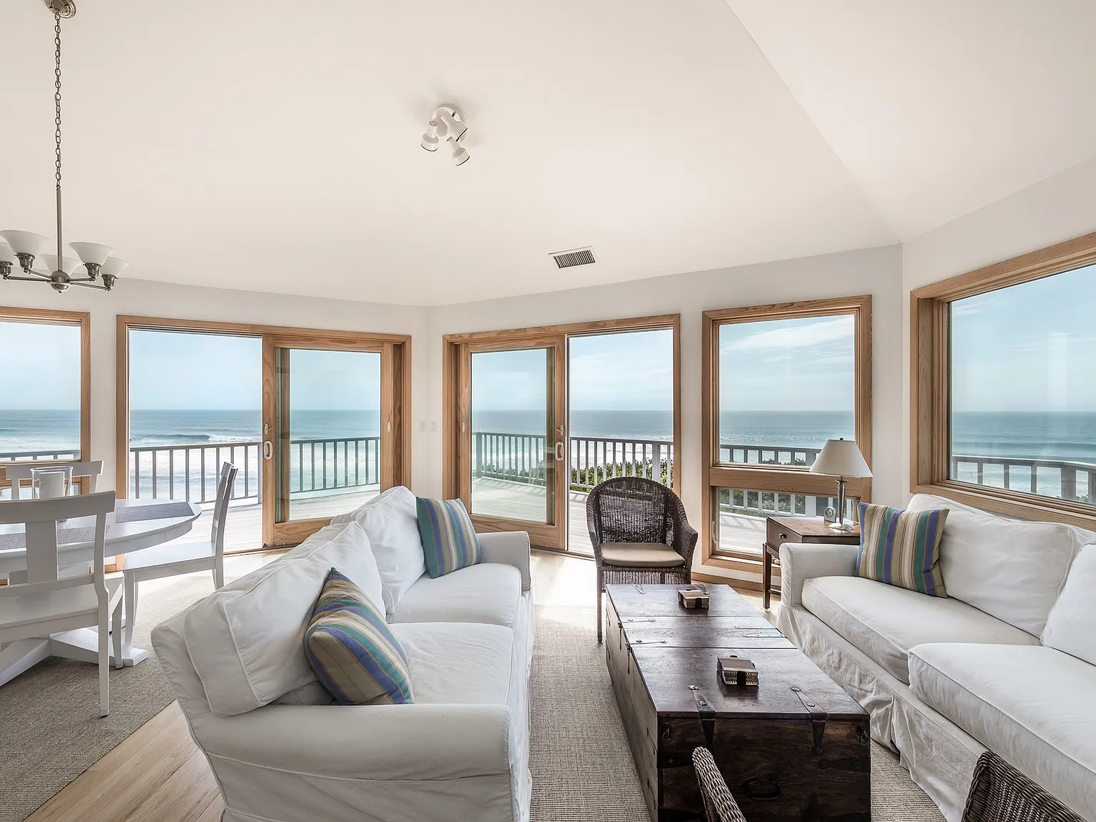 Montauk Oceanfront — Photo 4