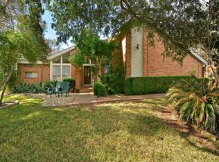 107 Blue Jay Dr, Lakeway, TX 78734