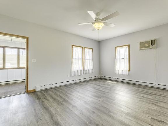 3rd image of 112 Ward St