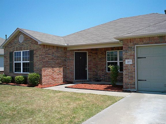 2nd image of 23077 S Jewell Dr