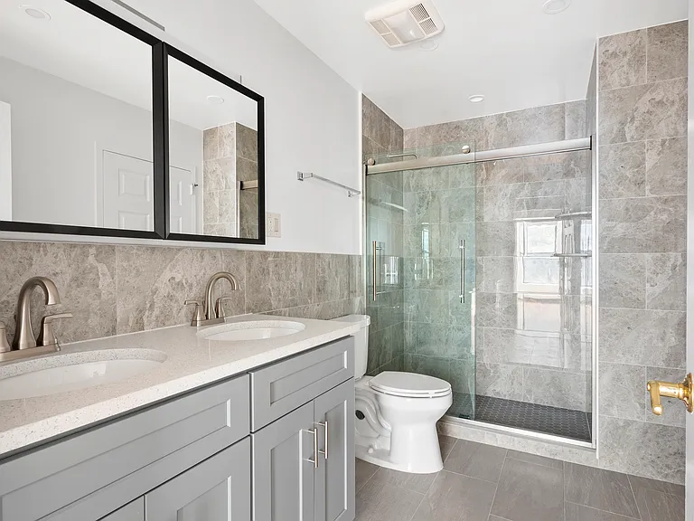 489 Manhattan Ave #2 — Photo 8