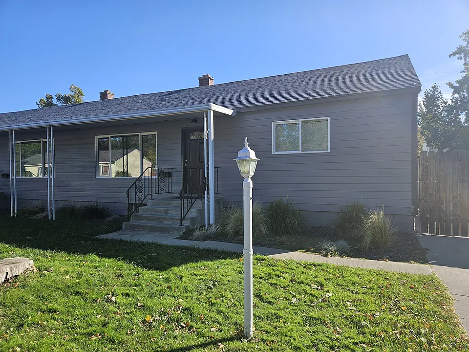 1422 Farrell Ln
