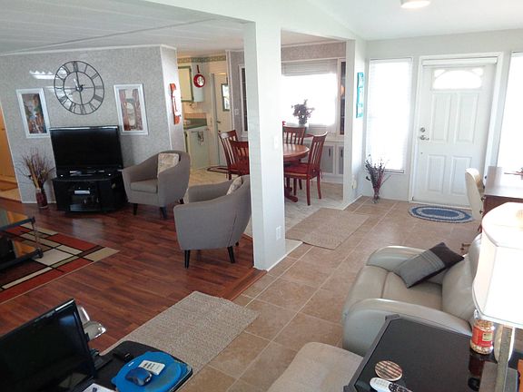 4th image of 131 Joyce Pl