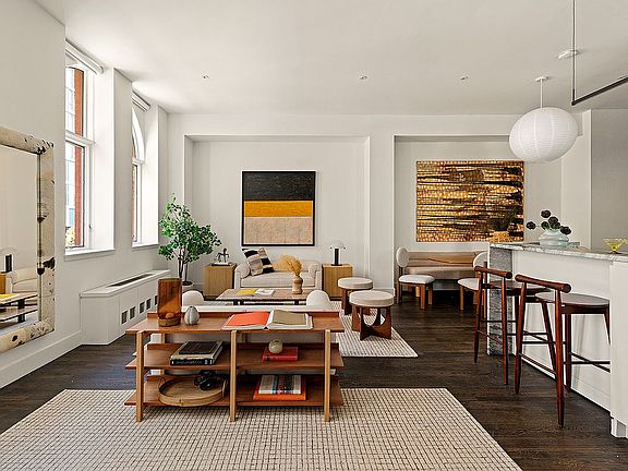 3rd image of 125 E 12th St APT 4G