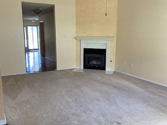 5th image of 526 Light House St