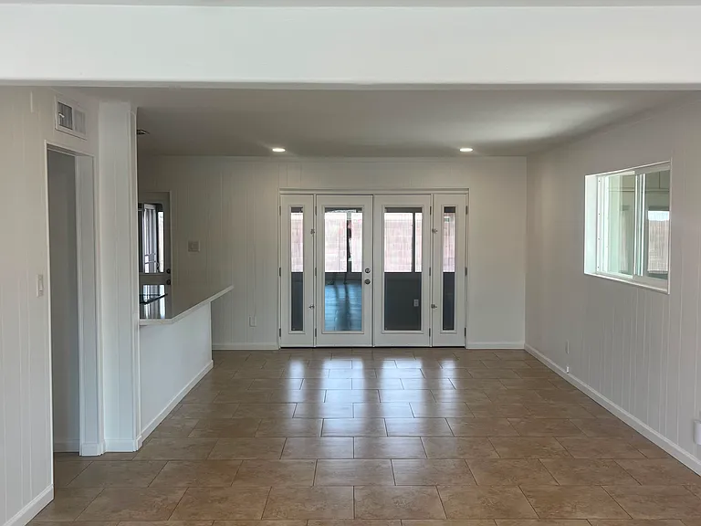 8231 E Clarendon Ave — Photo 10