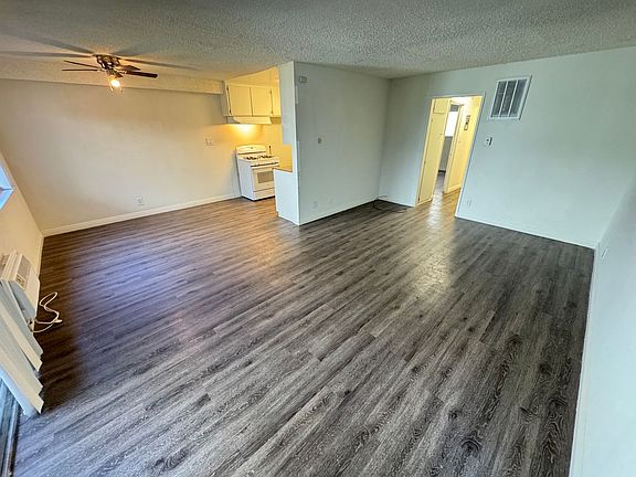 4th image of 21827 Lanark St #16