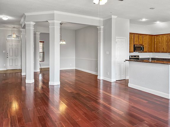 5th image of 502 Azalea Dr