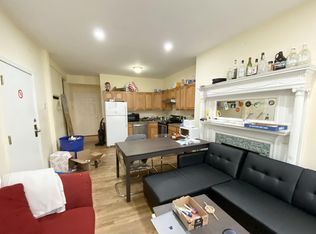 529 Newbury St APT 1, Boston, MA 02215