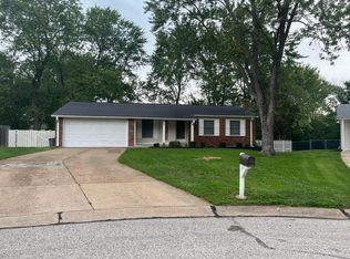 5 Rendina Ct, Ballwin, MO 63011