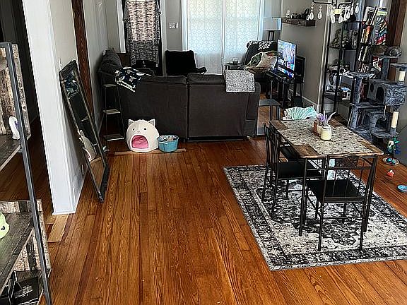 5th image of 111 Orange St
