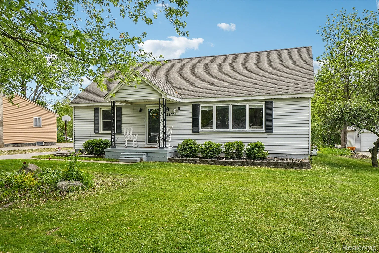 49212 Fuller Rd photo 1