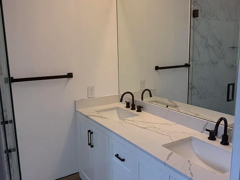 6249 Foster St — Photo 7