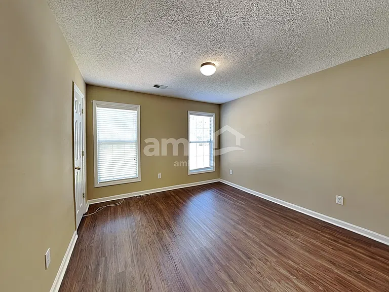 620 Claredon Ct — Photo 23