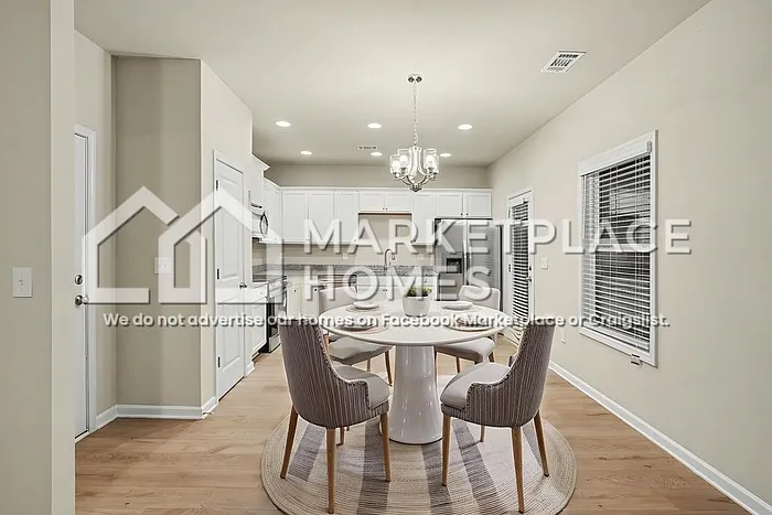 4 bed, 2.5 bath, 1897 sqft, $1,995 — Photo 3