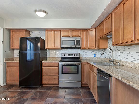 3rd image of 225 N STANDAGE -- #10