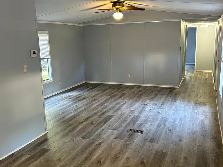 130 Green Acres Cir — Photo 3