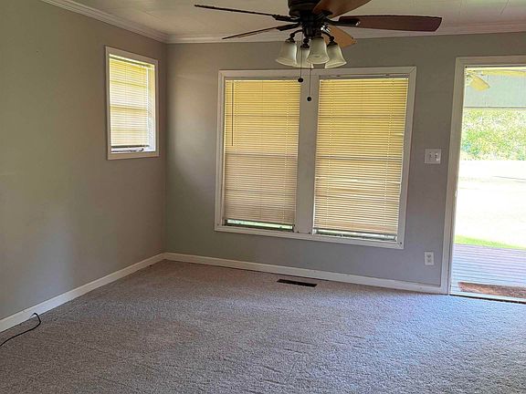 2nd image of 3223 Martin St S