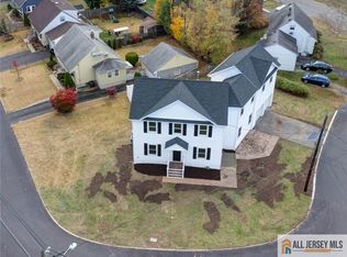 39 Lowell St, Iselin, NJ 08830