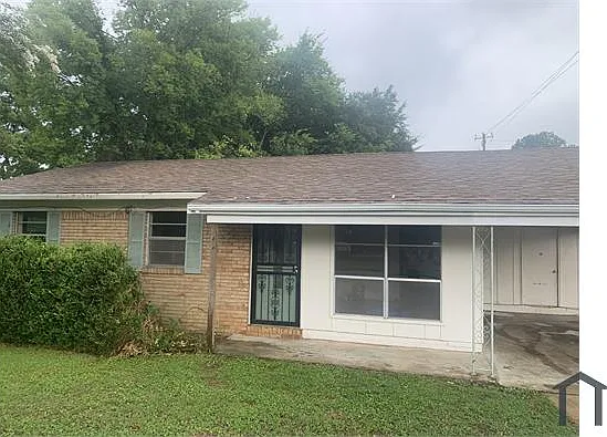 3 bed, 1500 sqft, $1,300 — Photo 2