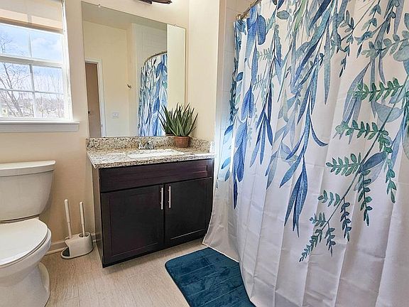 5th image of 260 Main St Unit 1