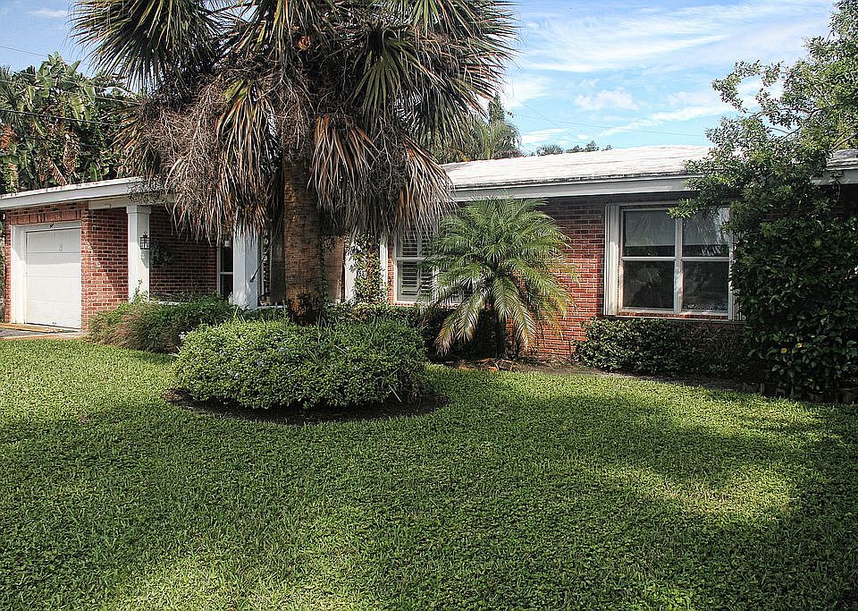 1st image of 9 N Swinton Cir
