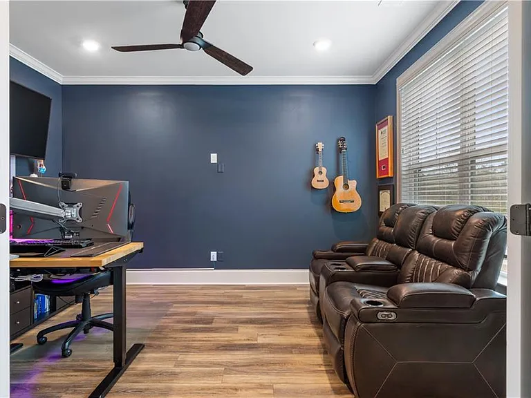 409 Carmichael Cir — Photo 10
