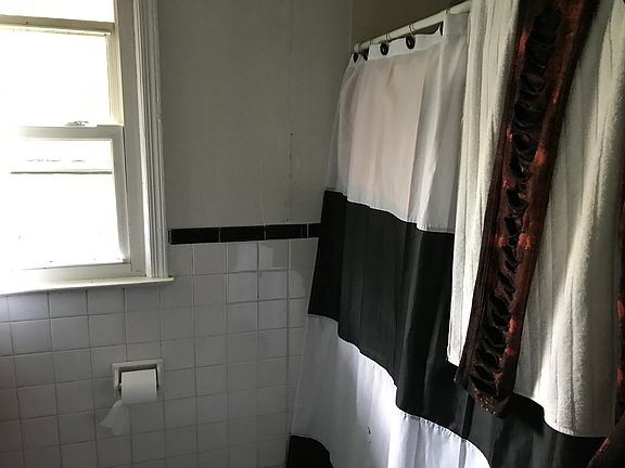 3rd image of 29 Farrington Ave