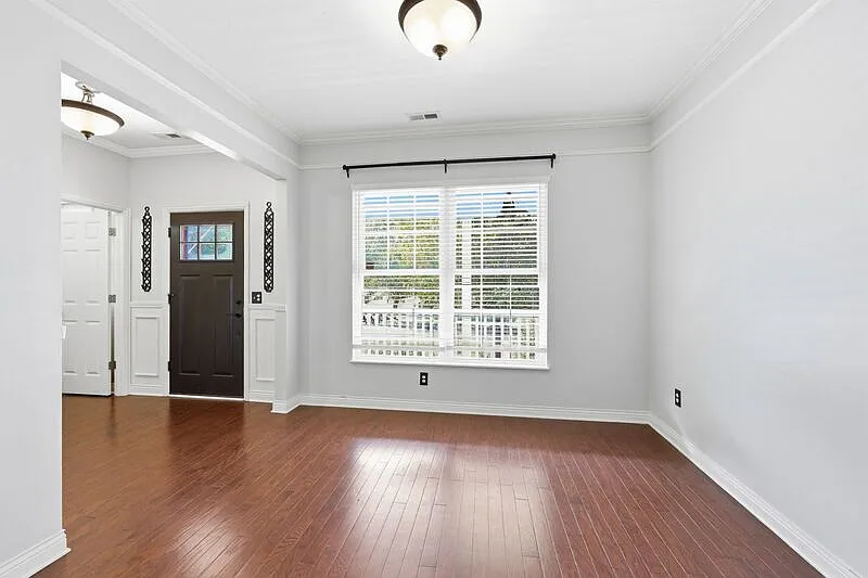 3 bed, 2.5 bath, 2225 sqft, $2,795 — Photo 4