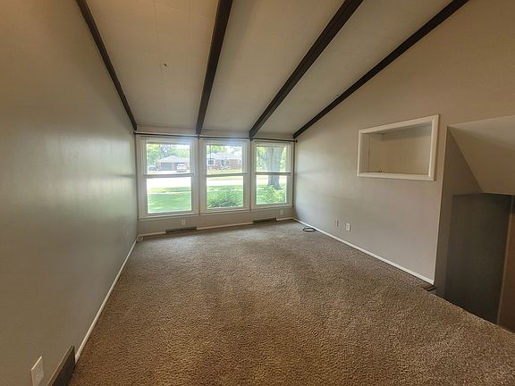3rd image of 3281 Oak St #3281