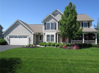 300 Forest Glen Dr, Hilton, NY 14468