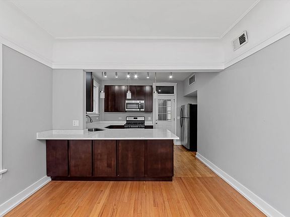 2nd image of 4821 N Washtenaw Ave APT 2