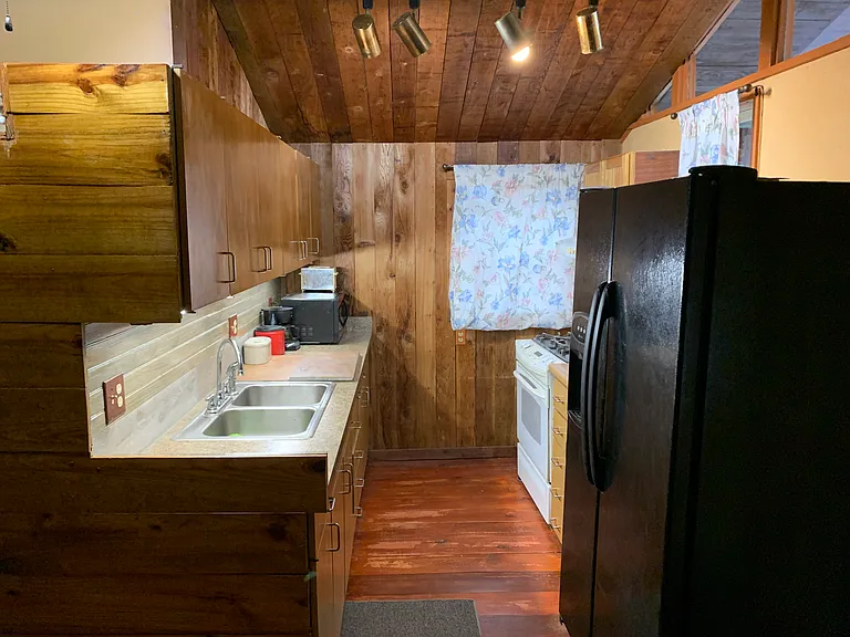 139 Meadows Ln — Photo 23