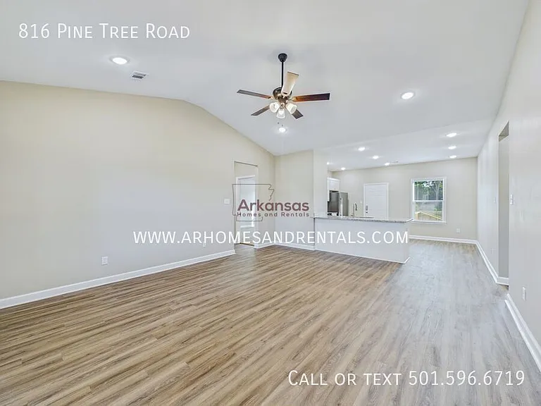 816 Pine Tree Rd — Photo 3