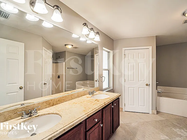1606 SW 14th St — Photo 13