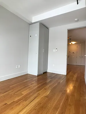 Rented by City Vista Inc | media 23